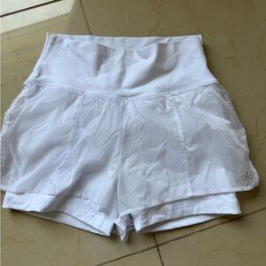 ALO Yoga White Athletic Shorts High-Waist Design